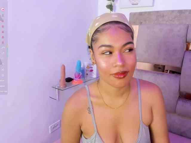 Baddie-Delayla webcam