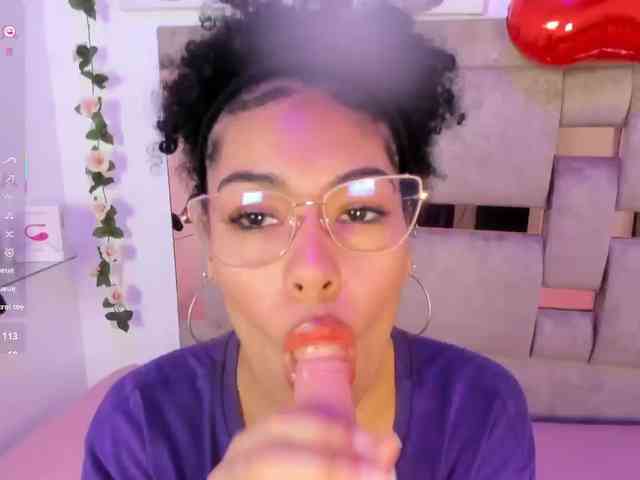 Baddie-Delayla webcam