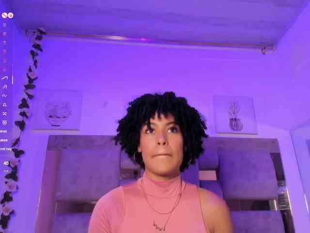 Baddie-Delayla webcam