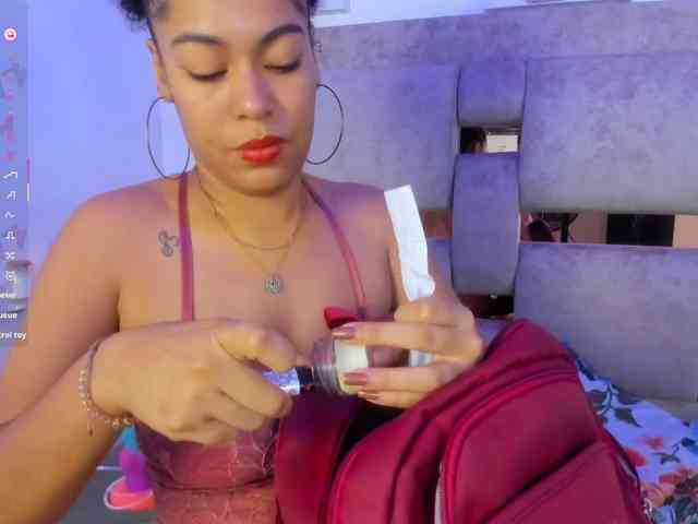 Baddie-Delayla webcam