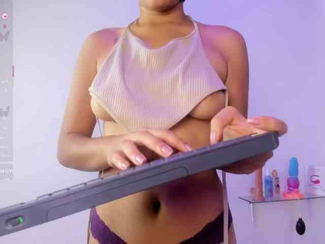 Baddie-Delayla webcam