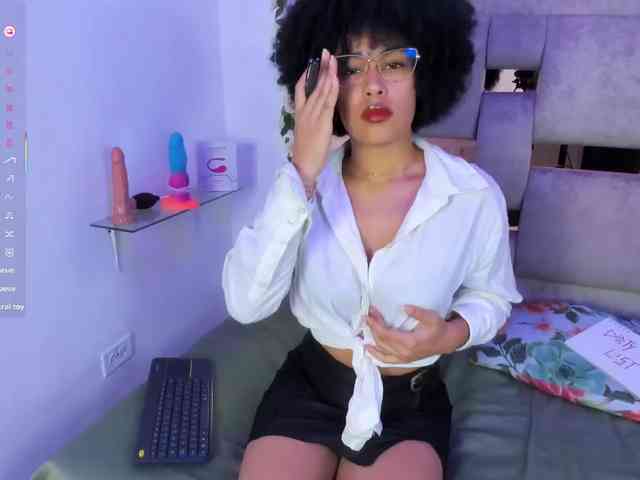 Baddie-Delayla webcam