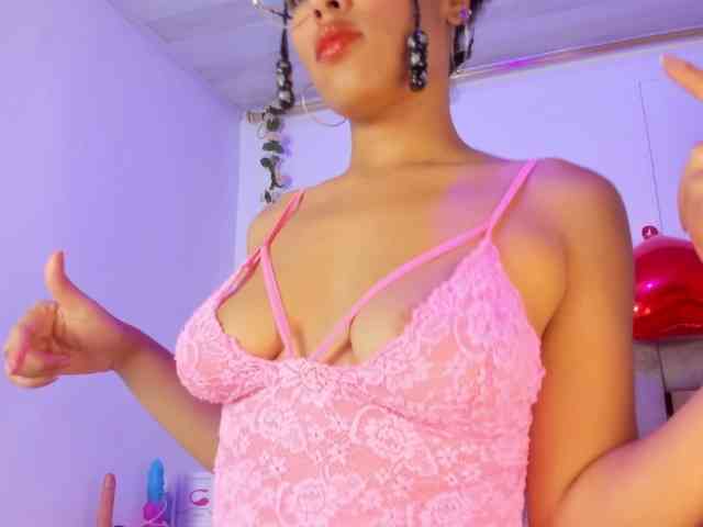 Baddie-Delayla webcam