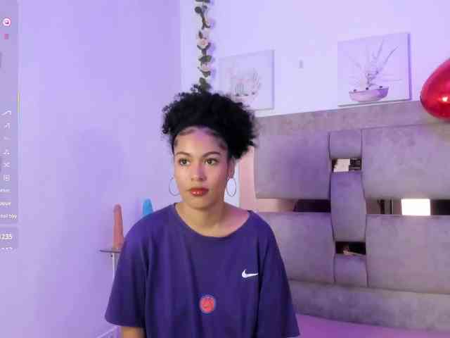 Baddie-Delayla webcam