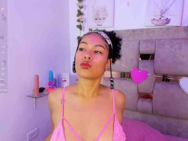 Baddie-Delayla webcam