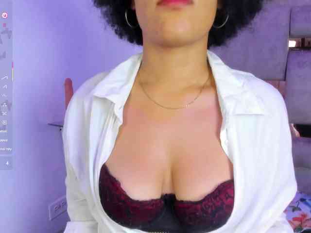 Baddie-Delayla webcam