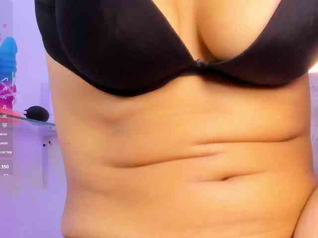 Baddie-Delayla webcam