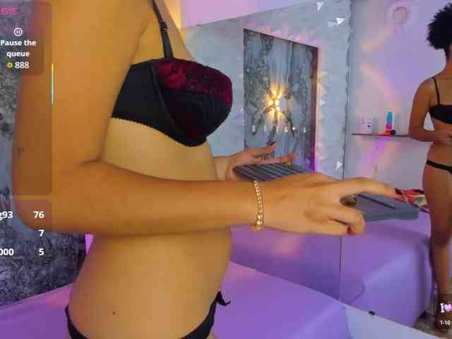 Baddie-Delayla webcam