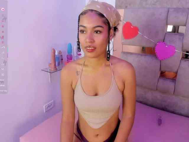 Baddie-Delayla webcam