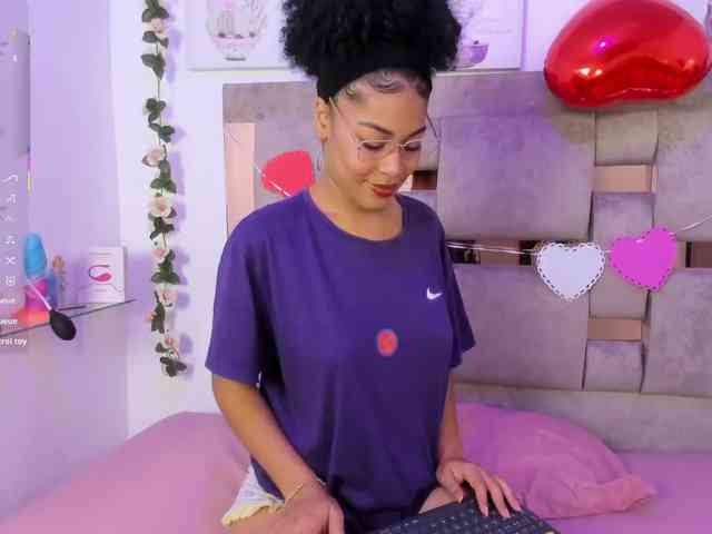 Baddie-Delayla webcam