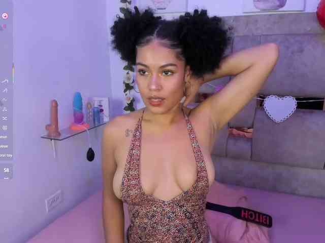 Baddie-Delayla webcam