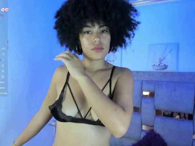 Baddie-Delayla webcam