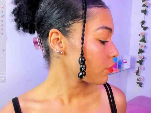 Baddie-Delayla webcam