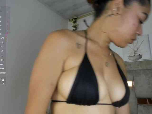 Baddie-Delayla webcam