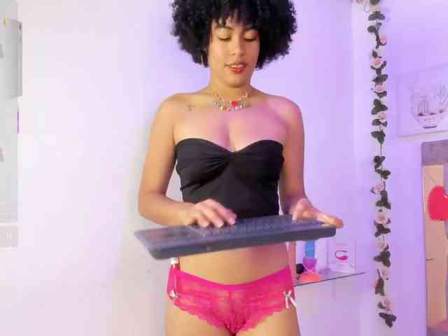 Baddie-Delayla webcam