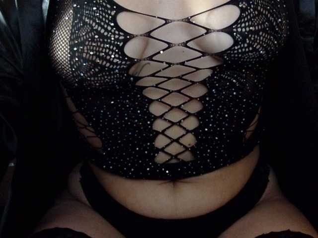 Alikaiwolf's BongaCams show and profile