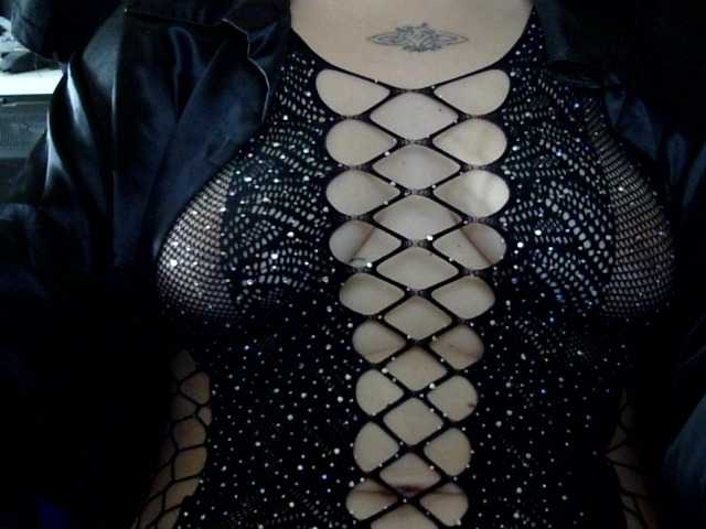 Alikaiwolf's BongaCams show and profile