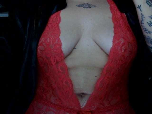 Alikaiwolf's BongaCams show and profile