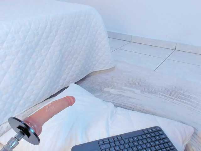 NinaSweetz's BongaCams show and profile