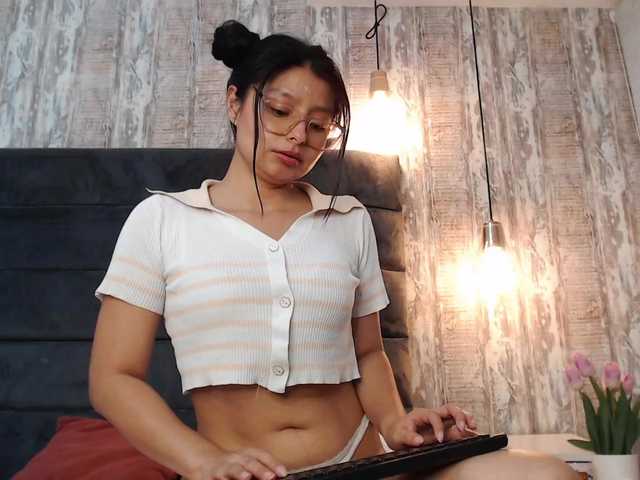 AliciaFox07's BongaCams show and profile