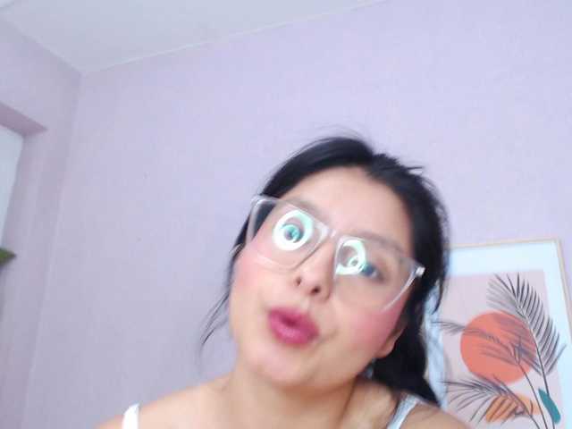 AliciaFox07's BongaCams show and profile