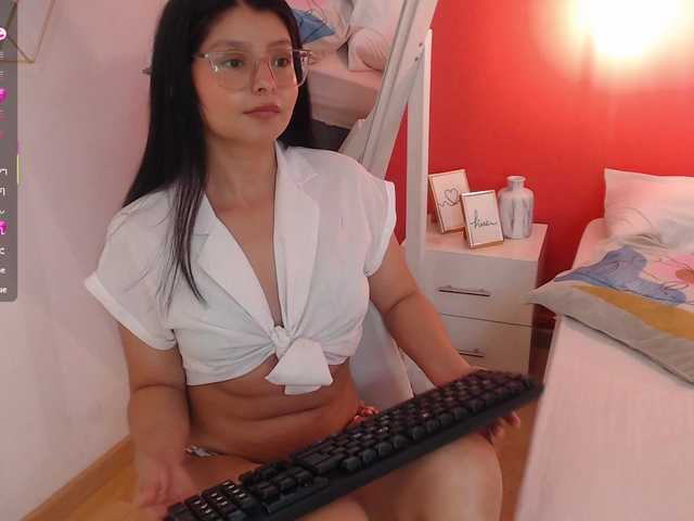 AliciaFox07's BongaCams show and profile