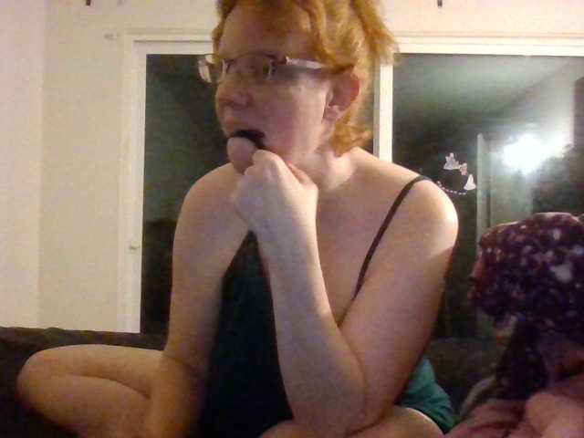 Lena-Ravenswood's BongaCams show and profile