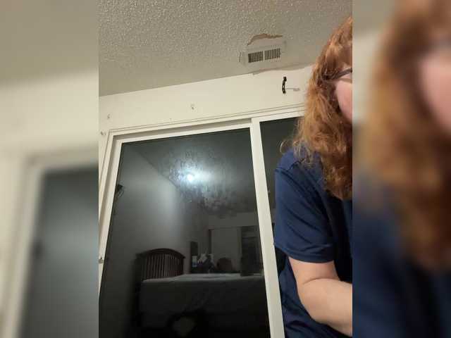 Lena-Ravenswood's BongaCams show and profile