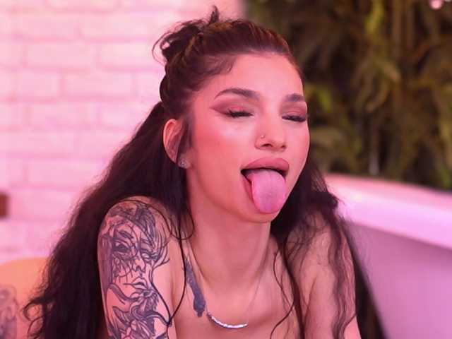 NyssaSky's BongaCams show and profile