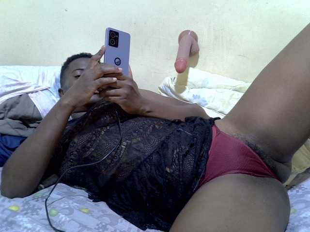 le modèle nastyyZ est en webcam porno dans un show sur le site bongacams, il possède les tags suivants: Ebony,Brunette,Shaved