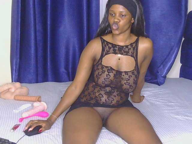 Lucky-doll's BongaCams show and profile