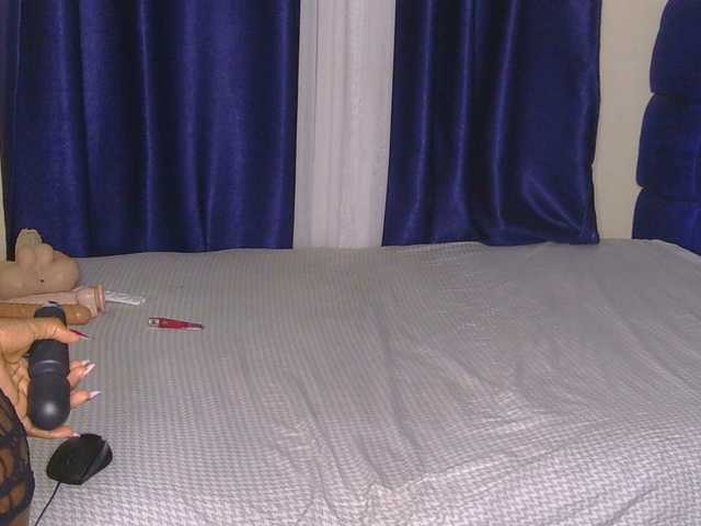 Lucky-doll's BongaCams show and profile