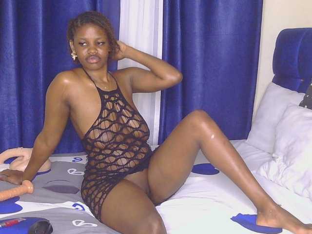 Lucky-doll's BongaCams show and profile