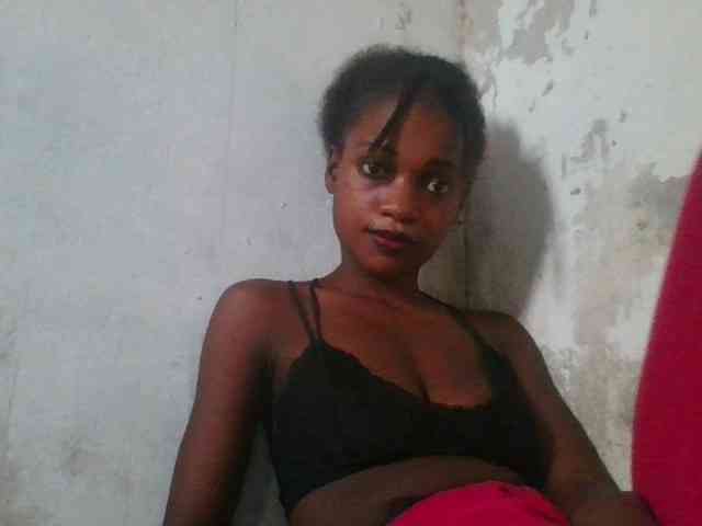 LovelyBlackGirl webcam