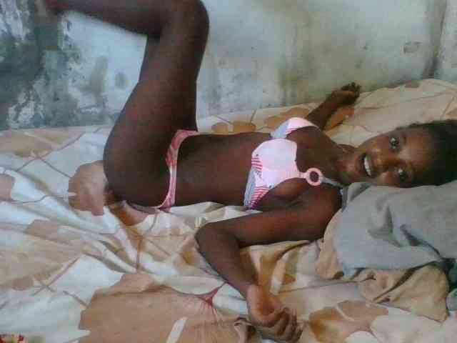 LovelyBlackGirl webcam