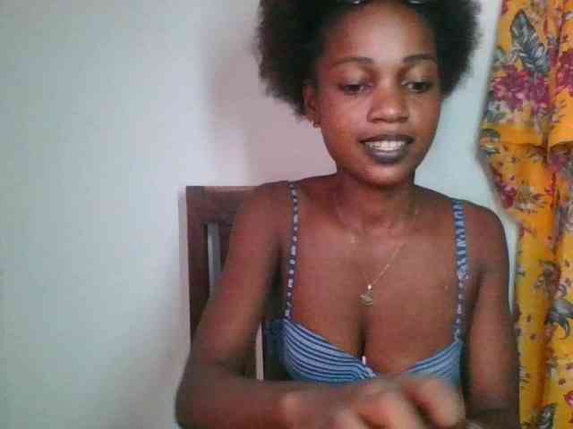LovelyBlackGirl webcam