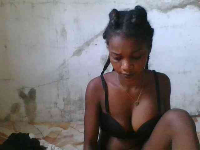 LovelyBlackGirl webcam