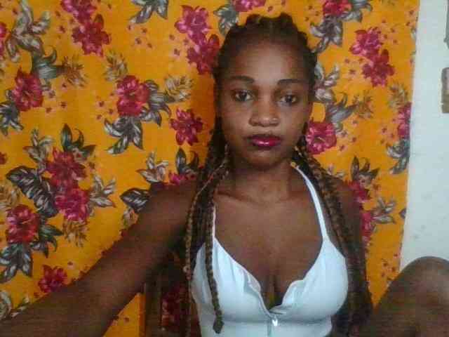 LovelyBlackGirl webcam