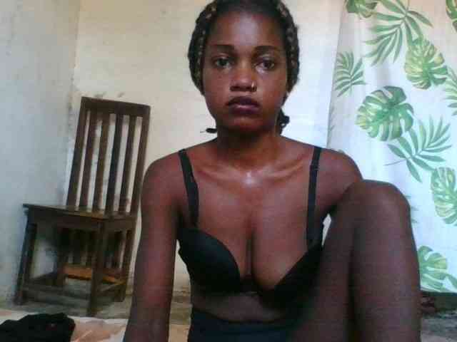 LovelyBlackGirl webcam