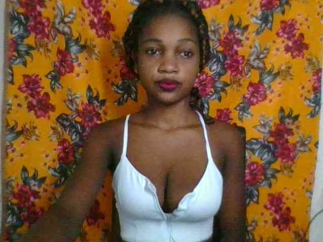 LovelyBlackGirl webcam