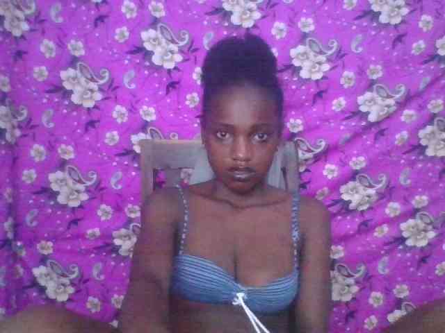 LovelyBlackGirl webcam