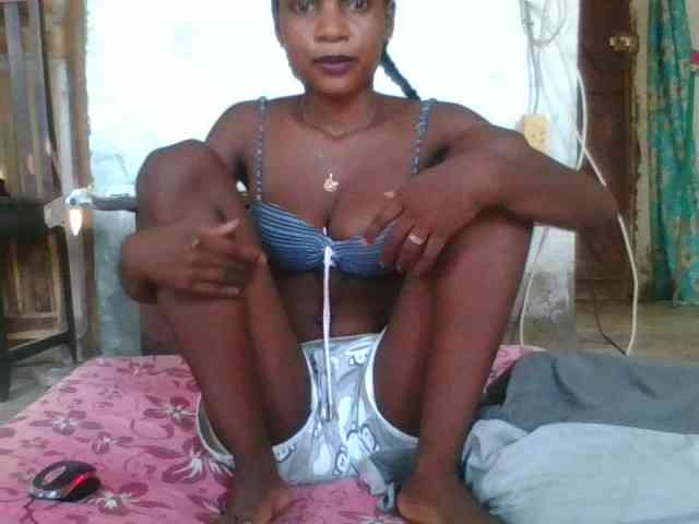 LovelyBlackGirl webcam