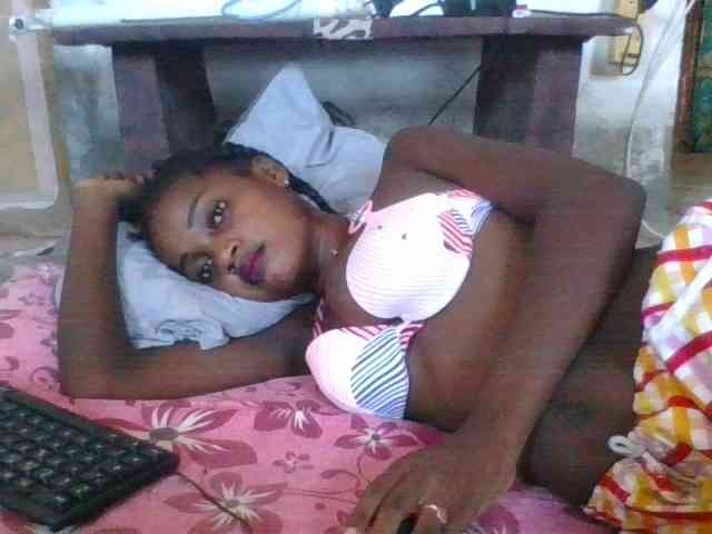 LovelyBlackGirl webcam