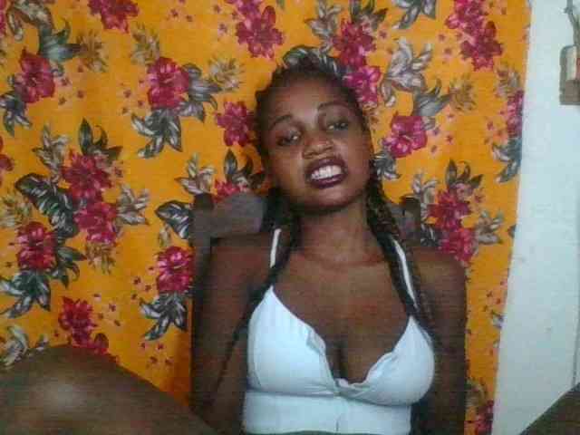 LovelyBlackGirl webcam