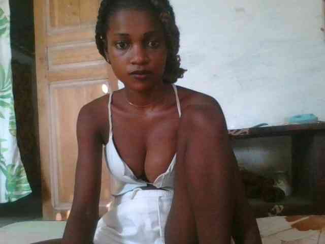 LovelyBlackGirl webcam