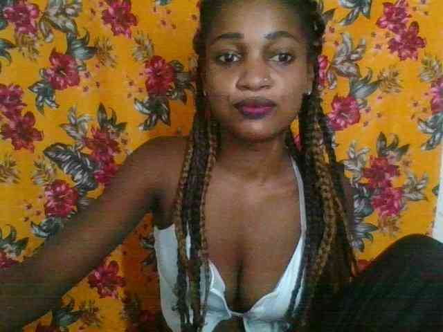 LovelyBlackGirl webcam