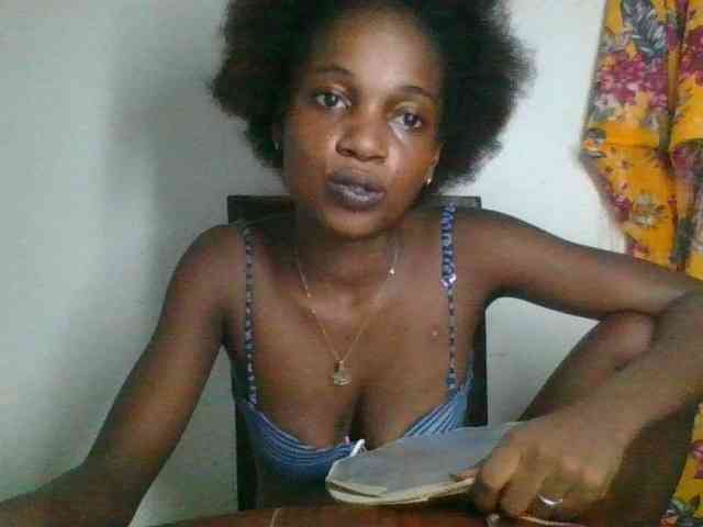 LovelyBlackGirl webcam