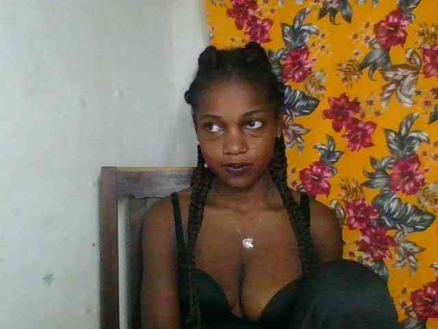 LovelyBlackGirl webcam