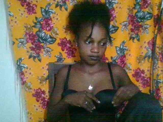 LovelyBlackGirl webcam