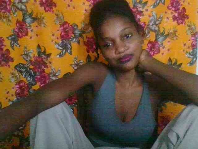 LovelyBlackGirl webcam